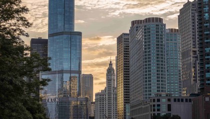 小鱼游江湖：轻松娱乐与智慧竞技的绝佳融合