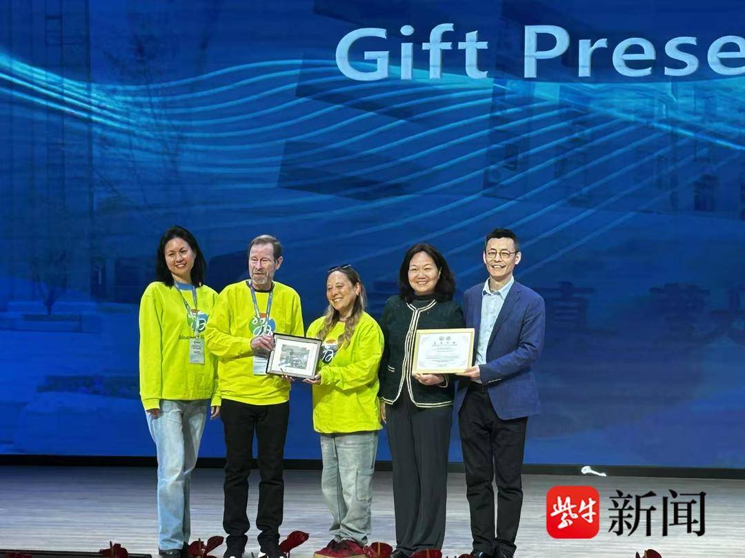 “江苏教育了不起！” “锦绣江苏·美国青少年交流营”走进金陵中学