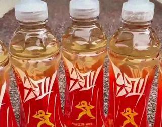 临期红色尖叫饮料二手平台被炒到 88 元一瓶，农夫山泉回应